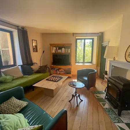 Maison près de la rivière Arbois Extérieur photo