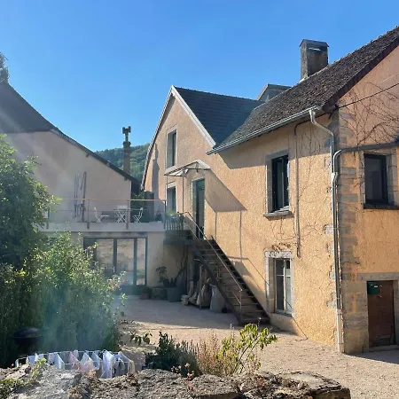 Maison près de la rivière Arbois Extérieur photo